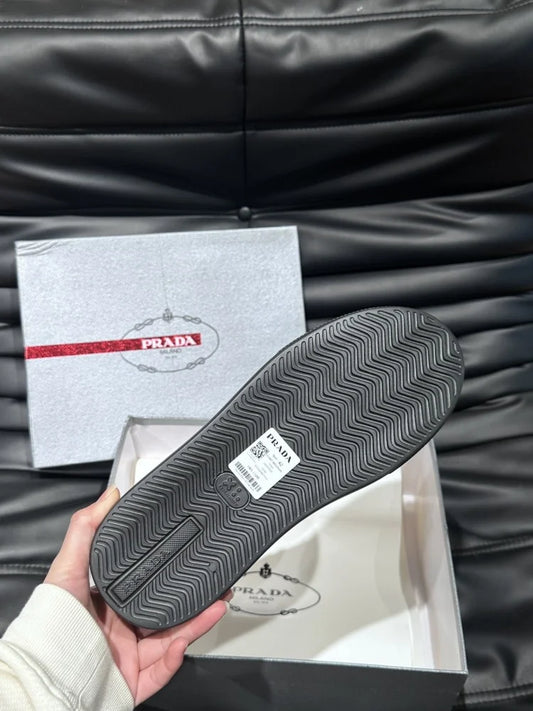 PRADA || Downtown Re-Nylon Low-Top Sneaker / Black - FASHION MYST