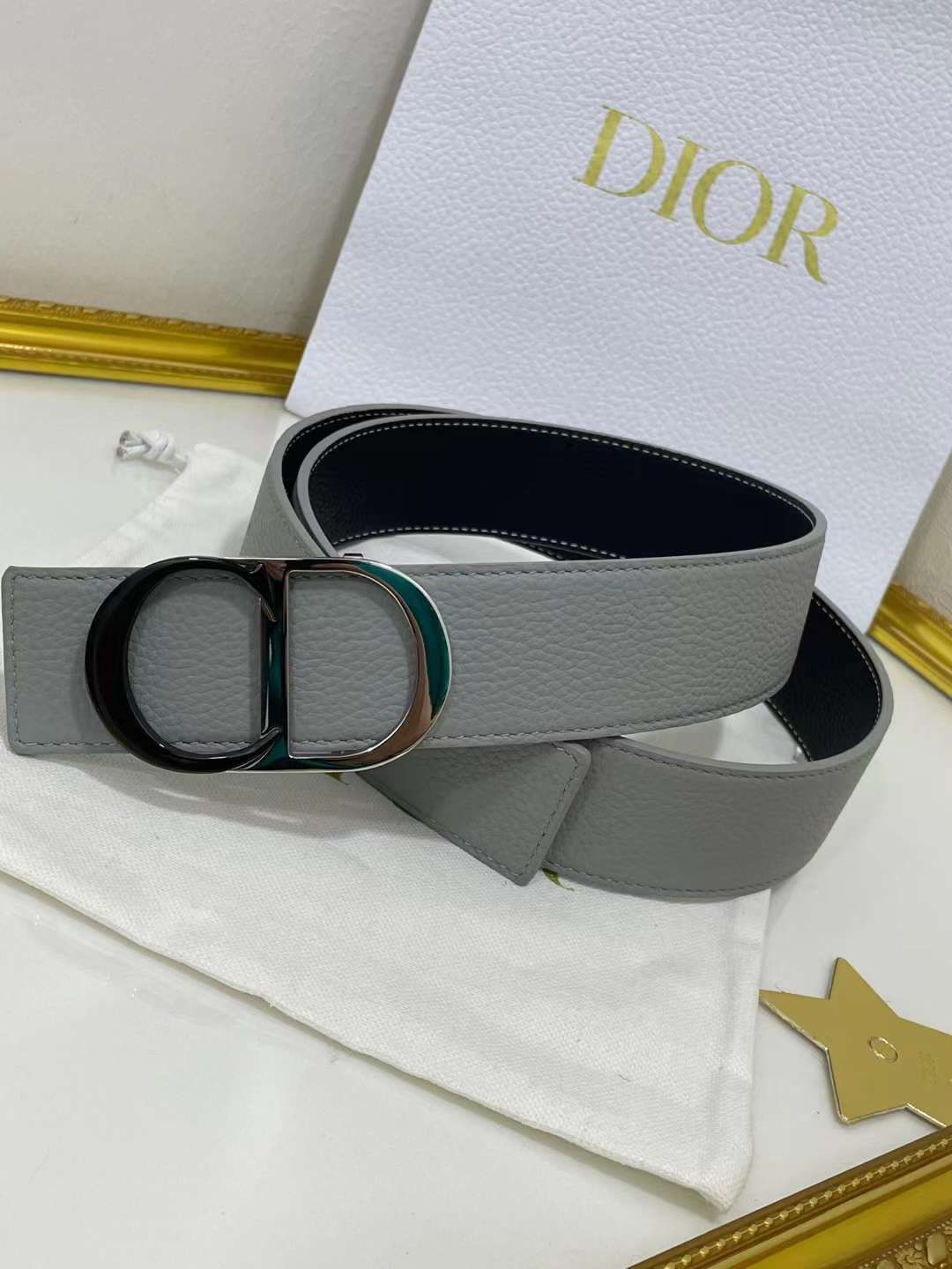 CHRISTIAN DIOR || Men Reversible Grained Calfskin Leather Belt
