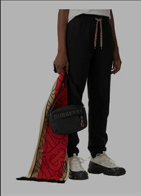 BURBERRY || Men's Black Logo Crossbody Bag - FASHION MYST