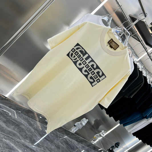 GUCCI || Gucci Drop Shoulder: Elevate Your Look with Italian Cotton Comfort / WHITE - FASHION MYST