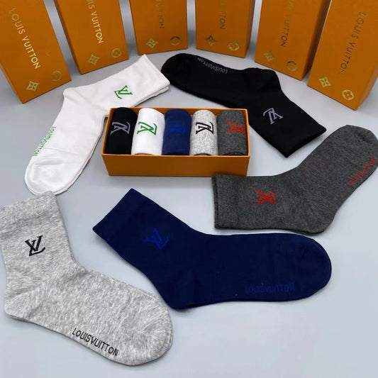 LOUIS VUITTON || Ankle Socks With LV Logo At Front - FASHION MYST