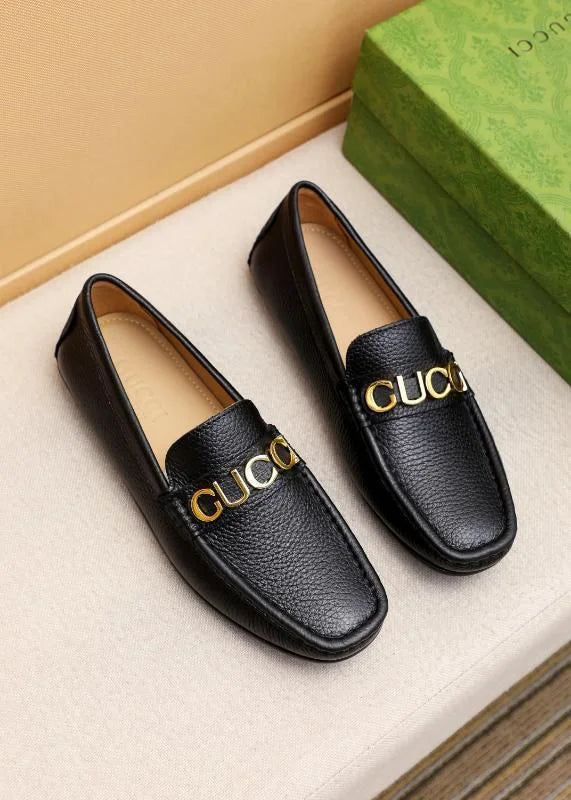 GUCCI || Cara Logo Embellished Textured Calf Leather Loafer  display picture 2