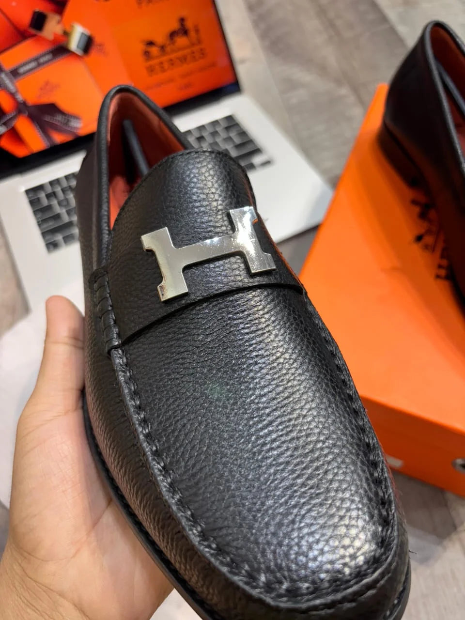 HERMES || Destin Grain H -Logo Leather Black Loafers