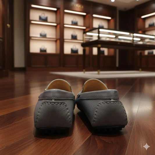 GUCCI || Men’s Leather Driver Loafers in Dove Grey