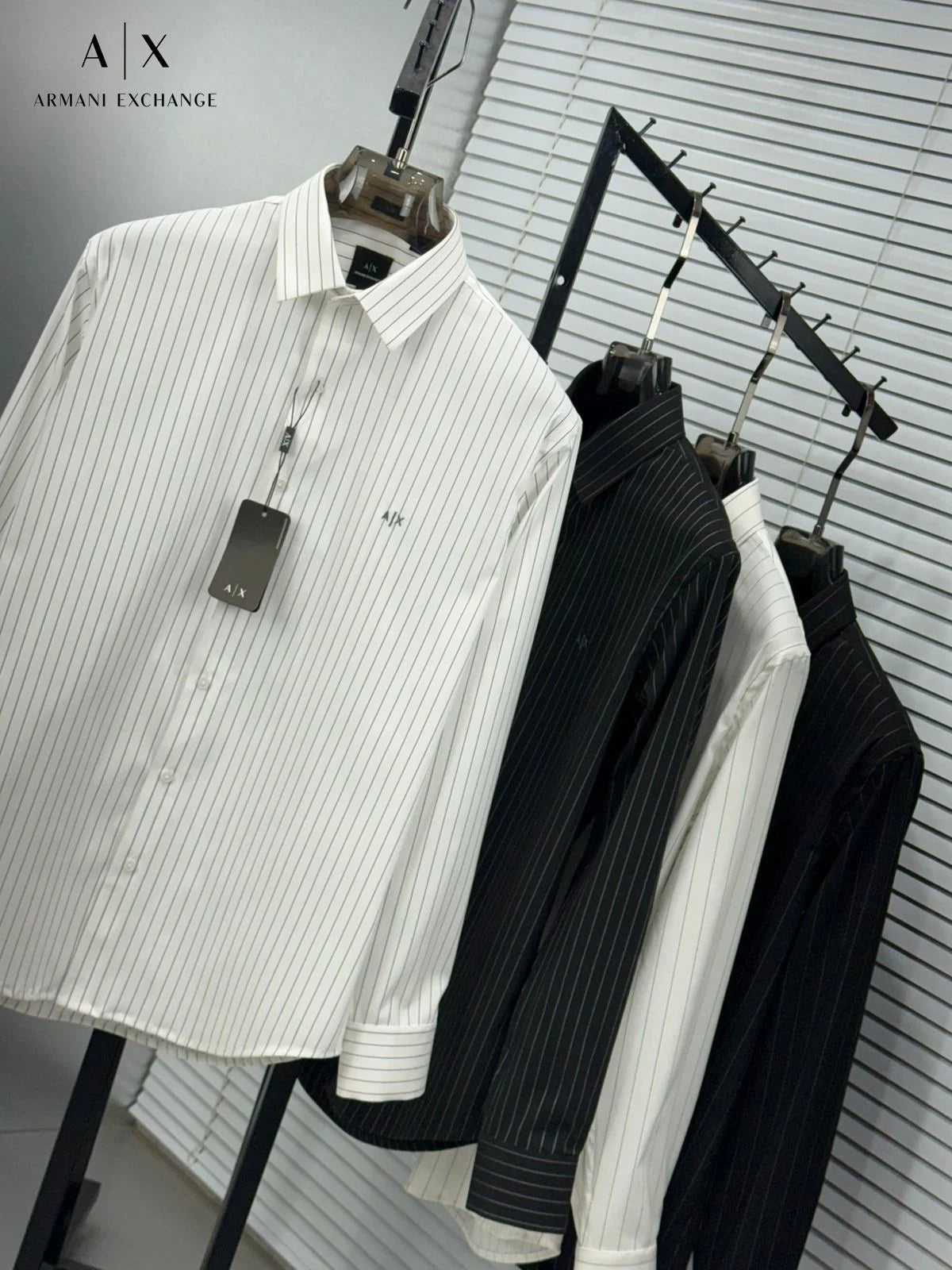 ARM*NI EXCH*NGE || Men’s Slim-Fit Pinstripe Button-Down Shirt in Black/White
