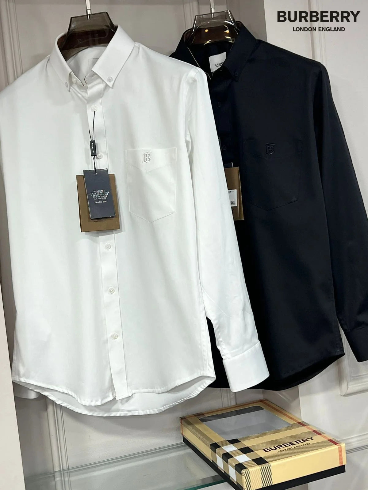 BURBERRY || Black/White Dress Shirt for Men - Premium Cotton - Slim Fit - FASHION MYST