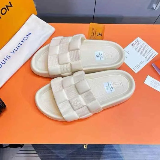 LOUIS VUITTON || Damier Pattern Rubber Pool Sliders - Ivory/Off-White