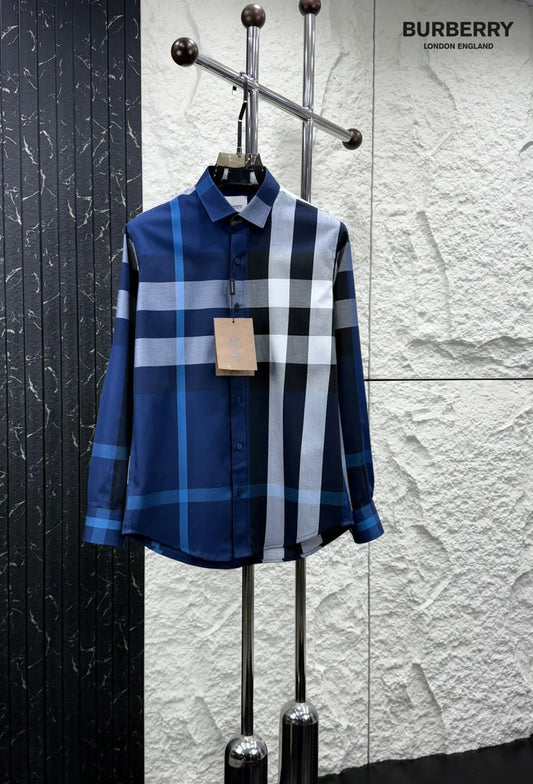 Burberry men's navy blue premium cotton regular fit shirt with branded buttons