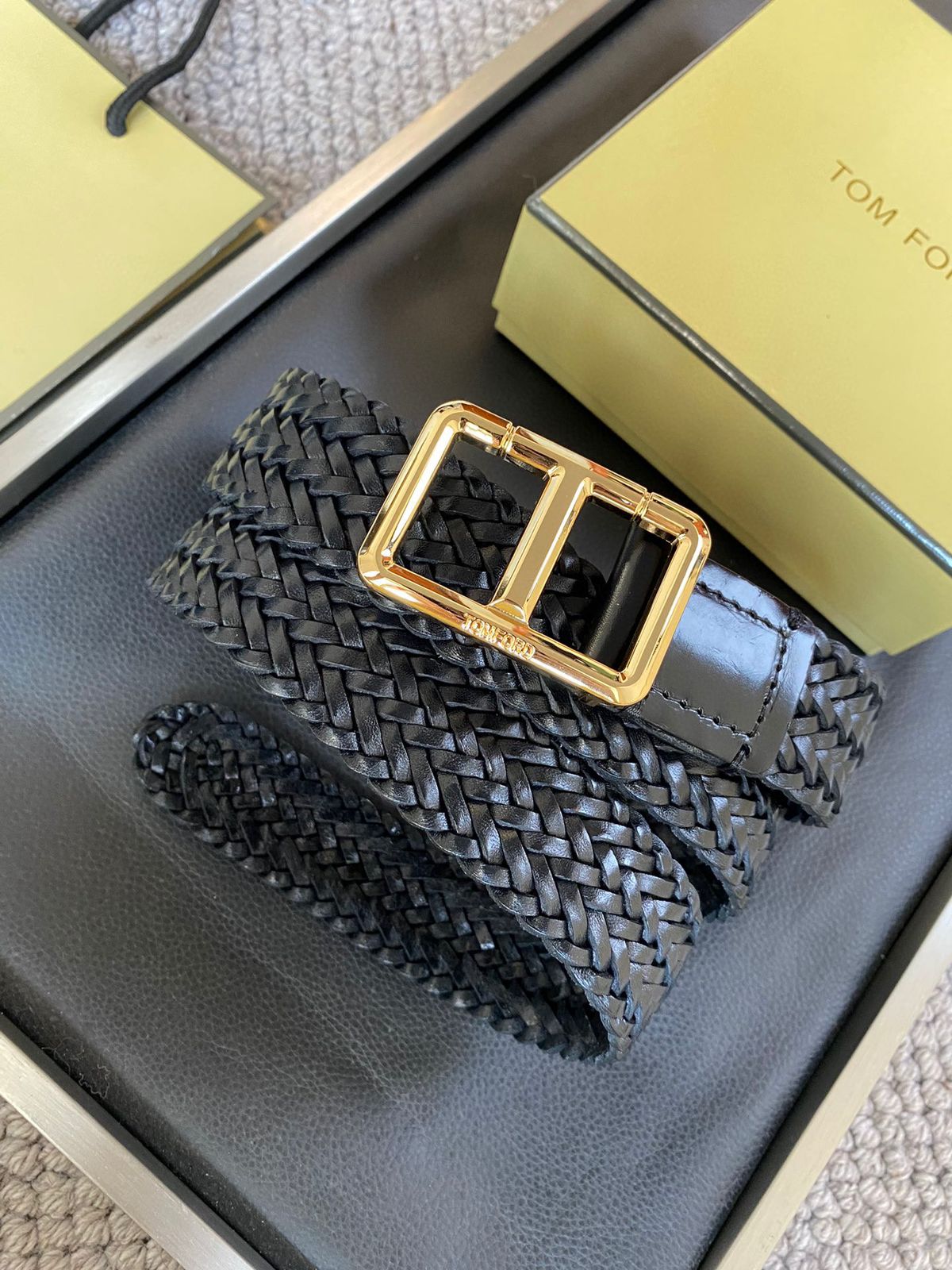 TOM FORD || INTERWOVEN LEATHER BUCKLE BELT FOR MEN - CALFSKIN/BRASS - FASHION MYST