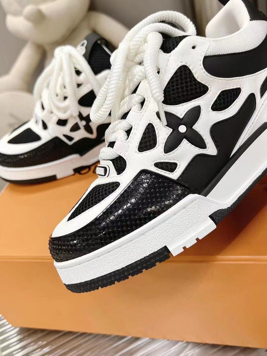 LOUIS VUITTON || DOUBLE LACE LOW TOP BLACK SNEAKER - FASHION MYST