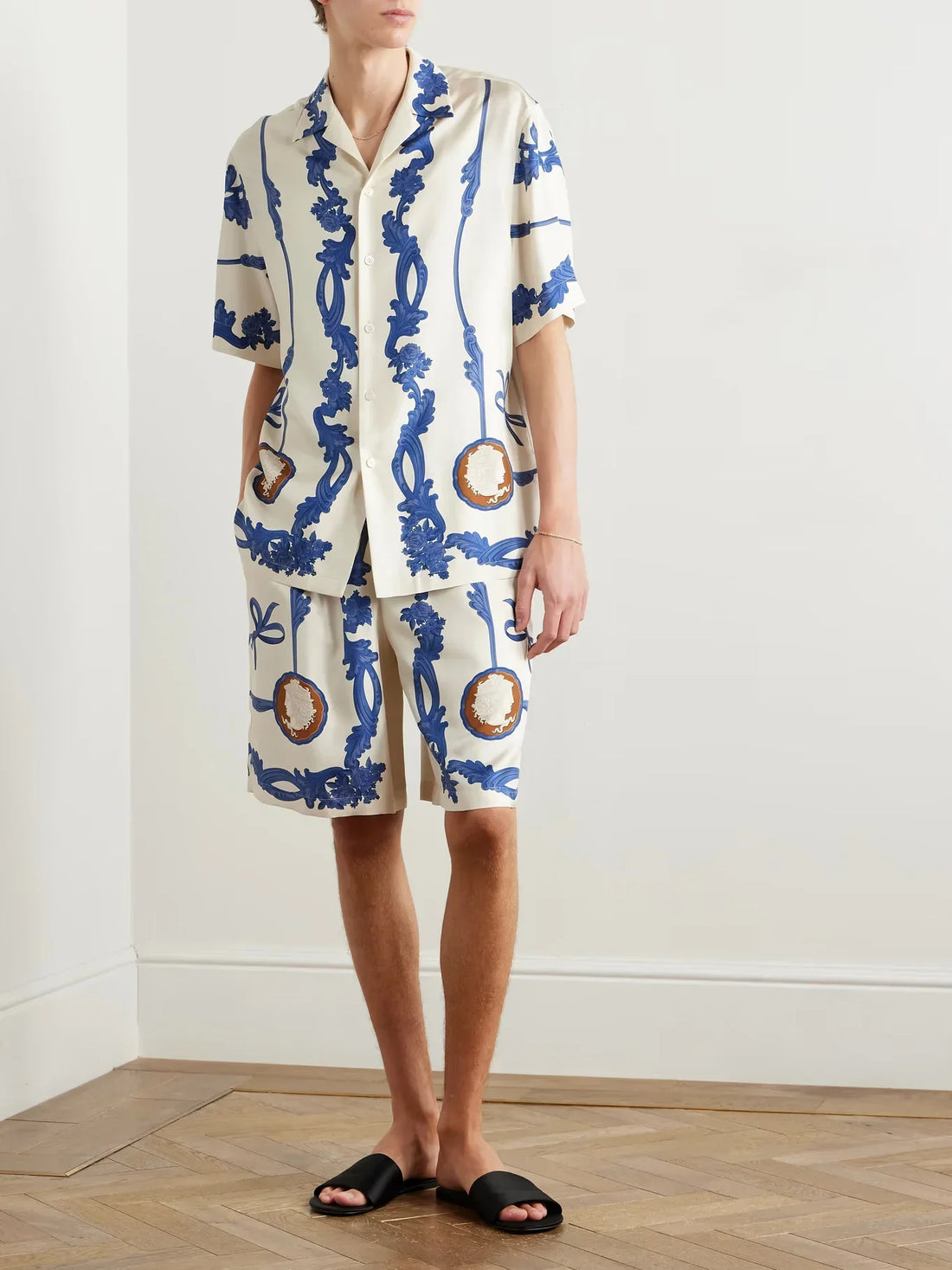 Fashion Myst – The Best Clothing Store in Kirti Nagar for Trendy & Luxury Fashion - FASHION MYST 