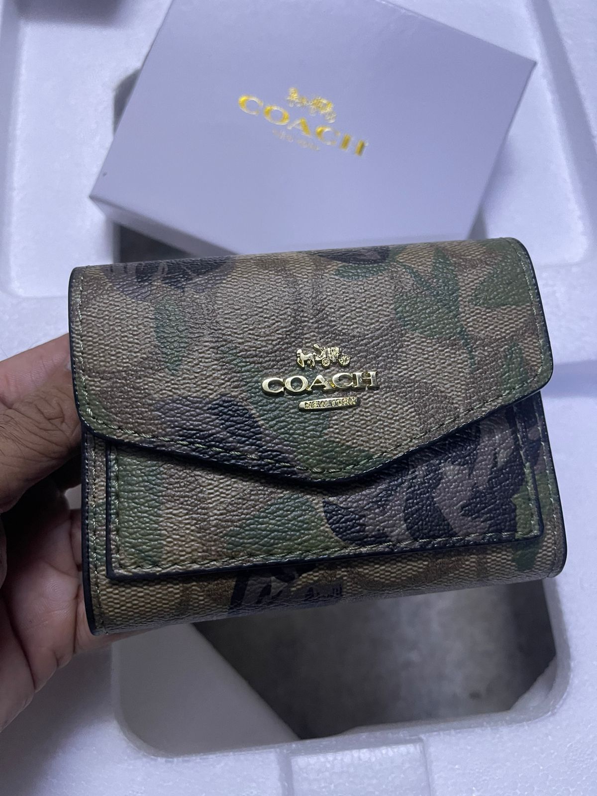 COACH Small Trifold Wallet With Lovely Flower Print - FASHION MYST 