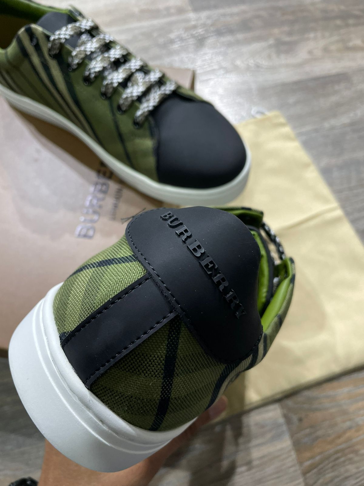 BURBERRY || CANVAS CHECK PRINT SNEAKERS / GREEN - FASHION MYST 