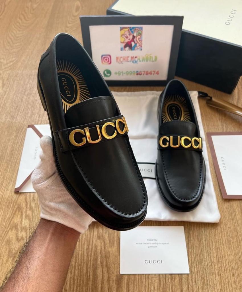 GUCCI || CARA LOGO EMBELLISHED TEXTURED CALF LEATHER LOAFER FOR MEN - FASHION MYST 