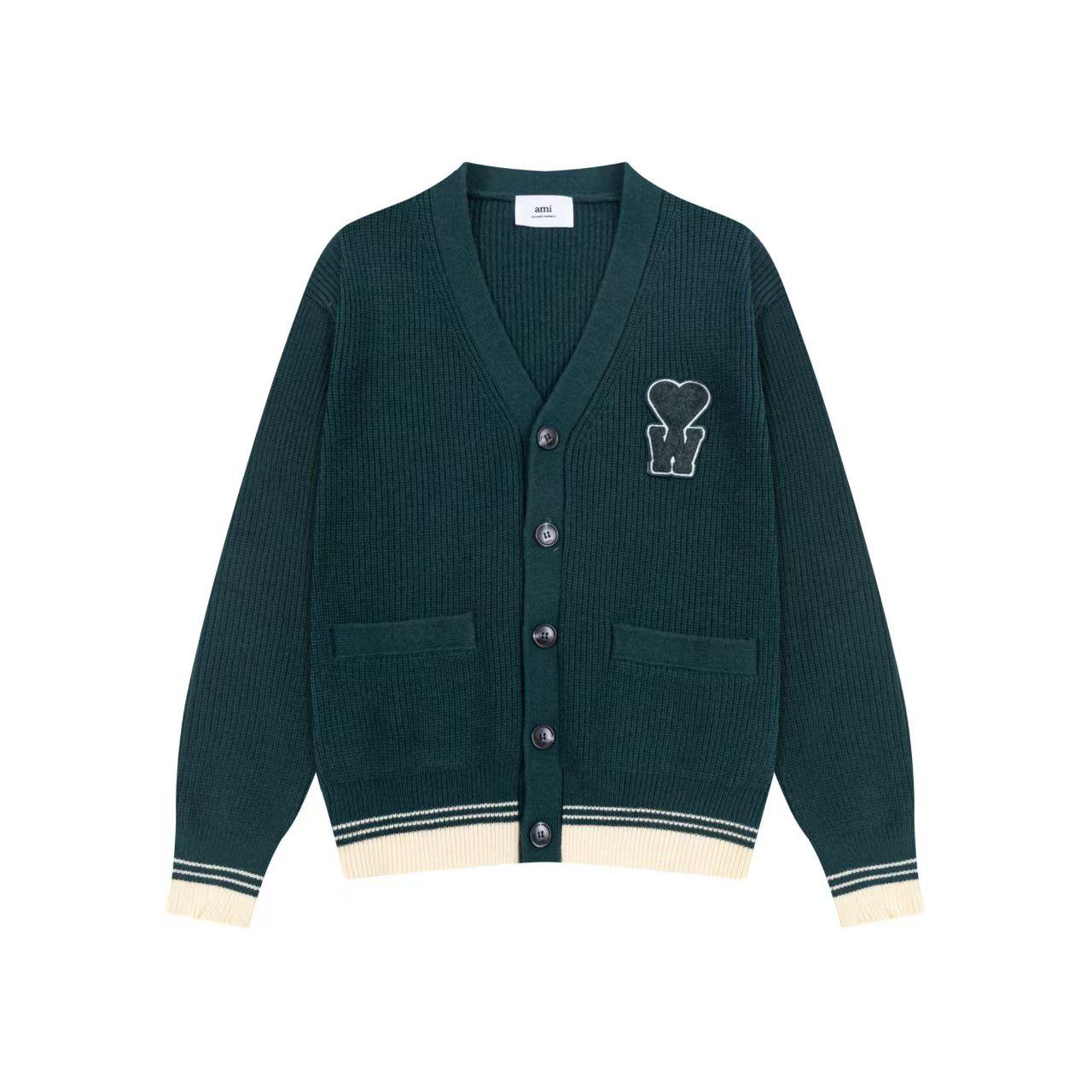 AMI PARIS || Men's Dark Green Ribbed Cardigan with Heart Emblem – Stylish Casual Wear