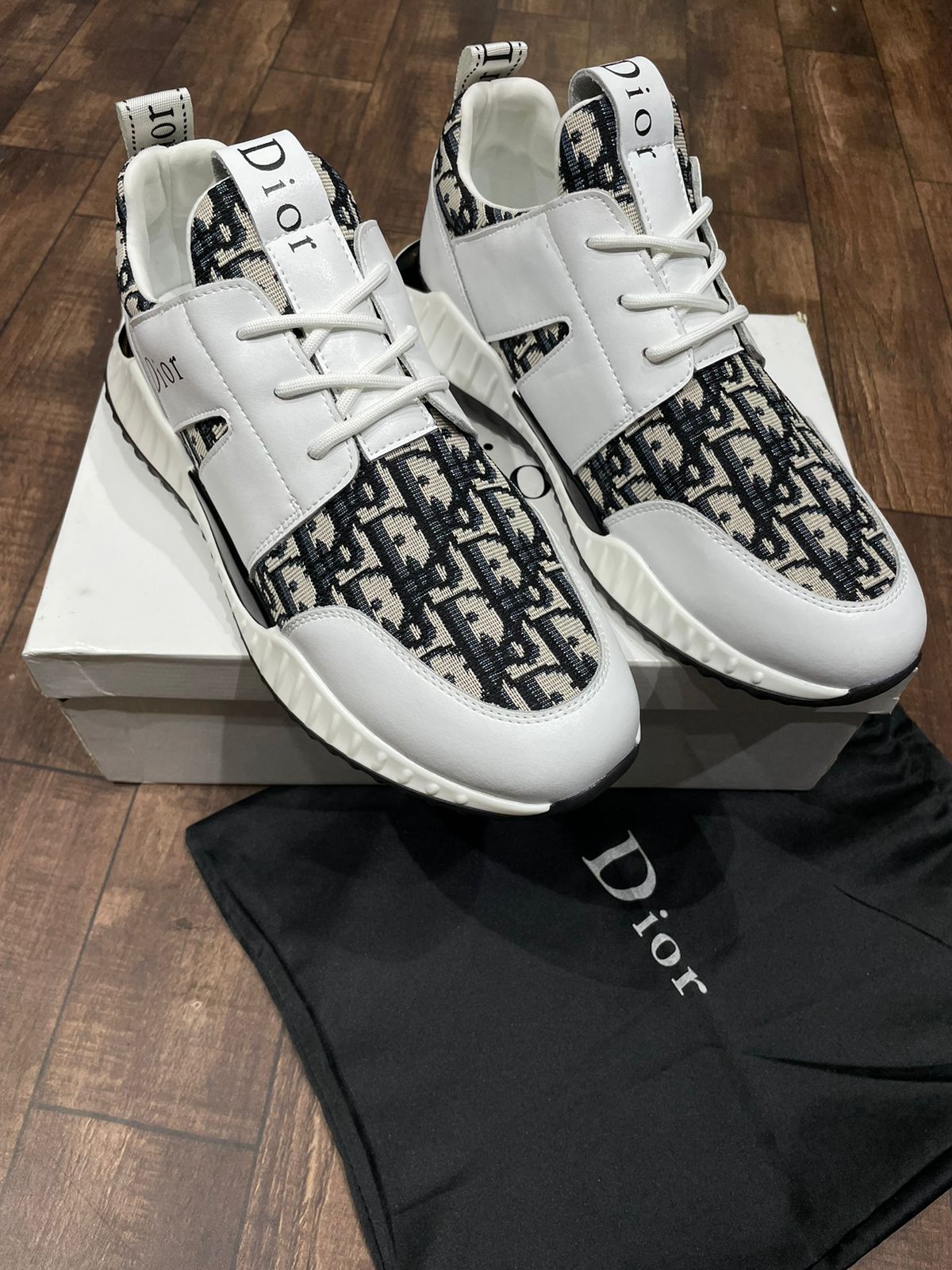 CHRISTION DIOR || Claf Leather Logo Trainer Shoes In White - FASHION MYST 