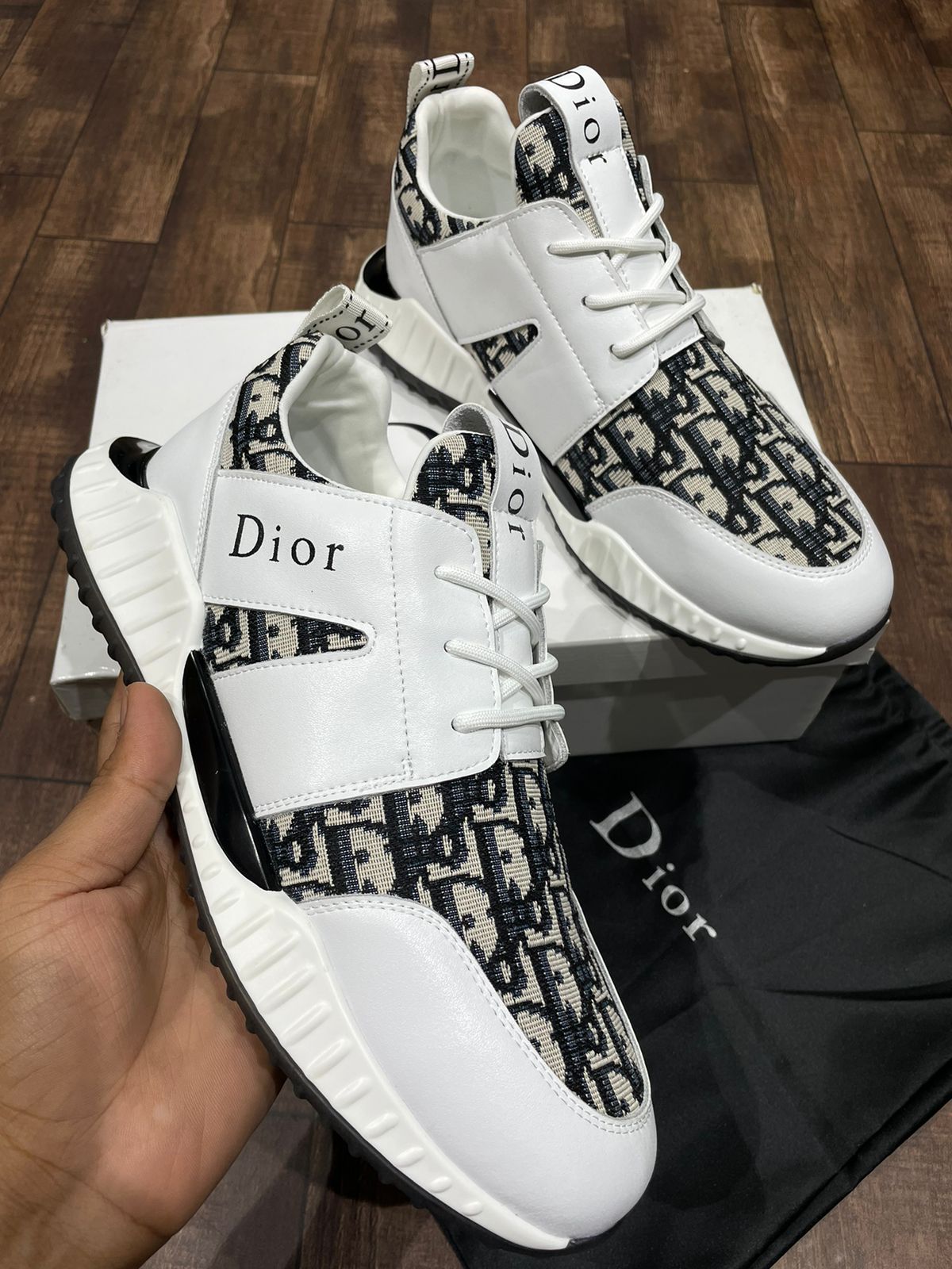 CHRISTION DIOR || Claf Leather Logo Trainer Shoes In White - FASHION MYST 