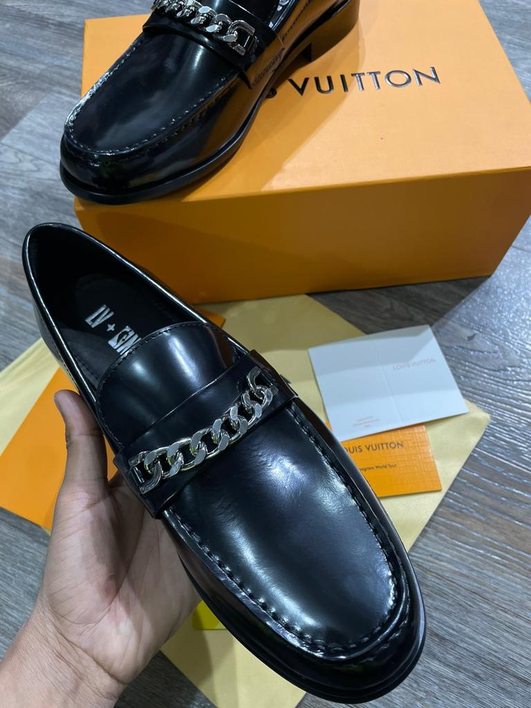 LOUIS VUITTON || Men's Louis Vuitton x NBA Patent Leather Casual Calf Leather Loafers - FASHION MYST 