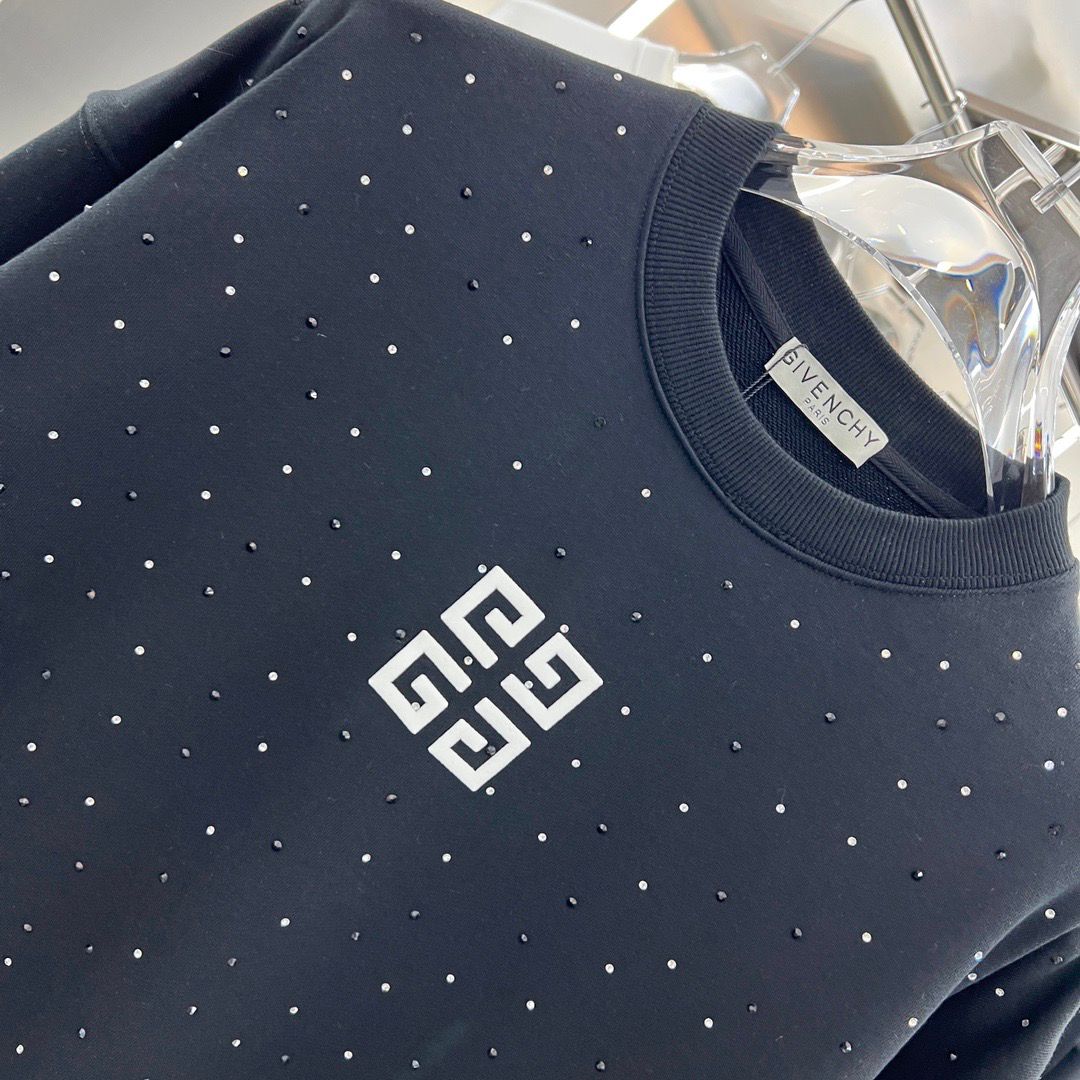 GIVENCHY || Black 4G Stars Sweatshirt In Black - FASHION MYST 