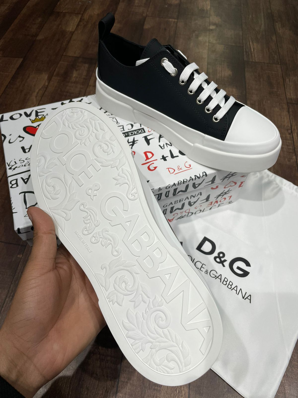 DOLCE & GABBANA || PORTOFINO LEATHER SNEAKERS WITH LOGO - FASHION MYST 