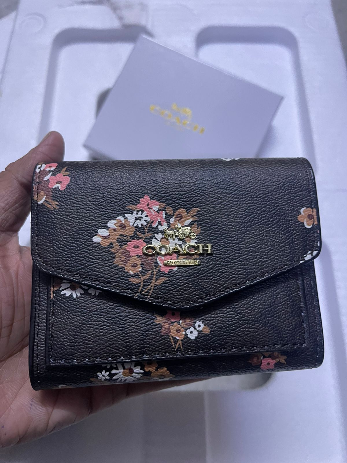 COACH Small Trifold Wallet With Lovely Flower Print - FASHION MYST 