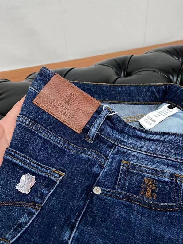 BRUNELLO CUCINELLI || Logo-Patch Slim-Fit Jeans - FASHION MYST 