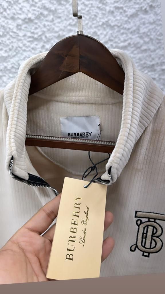 BURBERRY 2023 STORE ARTICLE WINTER WEAR TRACKSUITS - FASHION MYST 