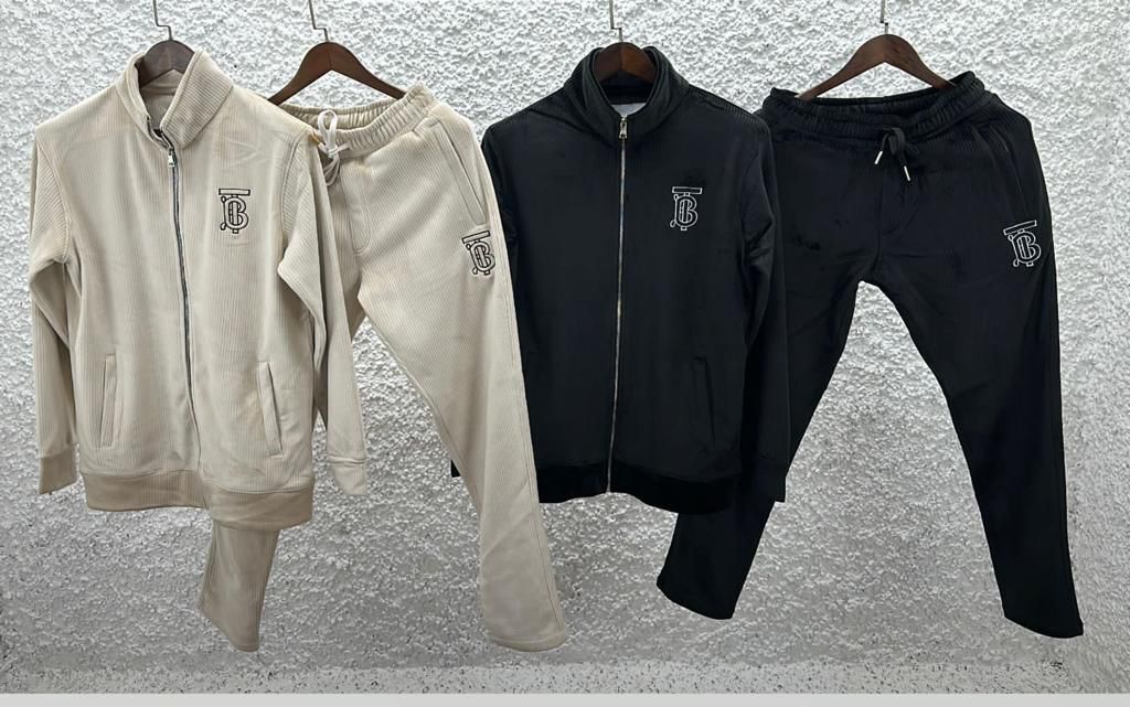 BURBERRY 2023 STORE ARTICLE WINTER WEAR TRACKSUITS - FASHION MYST 