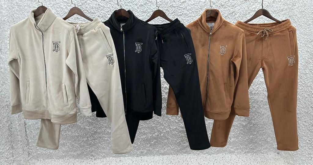 BURBERRY 2023 STORE ARTICLE WINTER WEAR TRACKSUITS - FASHION MYST 