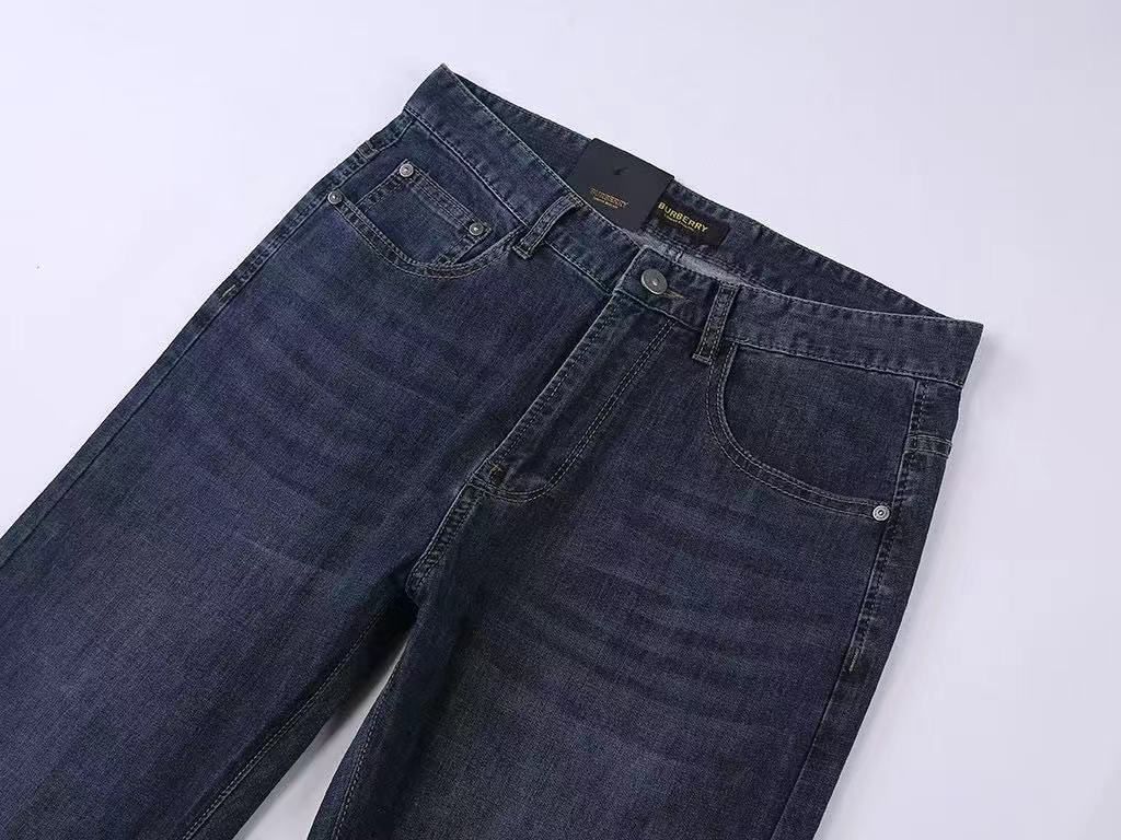 BURBRRY || Lightly Washed Straight Fit Jeans - FASHION MYST 