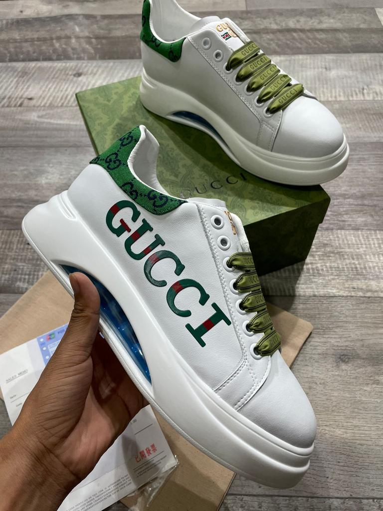 GUCCI || CHUNKY B GG LOW TOP SNEAKER - FASHION MYST 