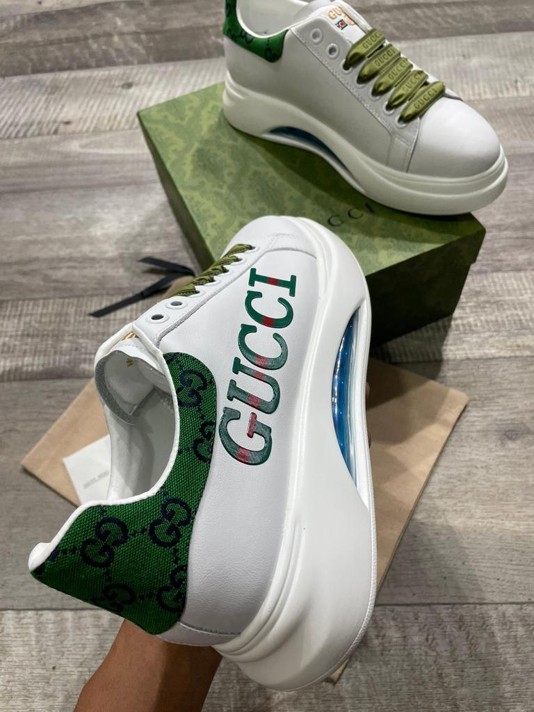 GUCCI || CHUNKY B GG LOW TOP SNEAKER - FASHION MYST 