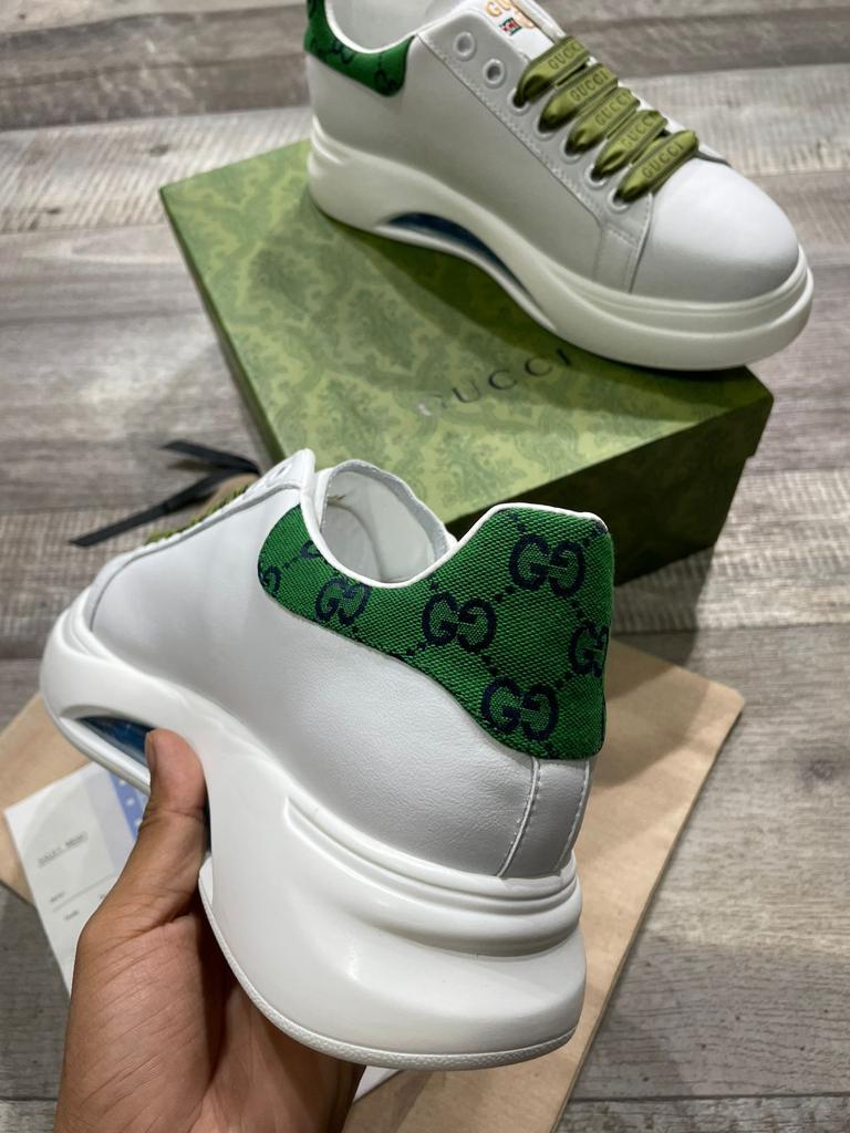 GUCCI || CHUNKY B GG LOW TOP SNEAKER - FASHION MYST 