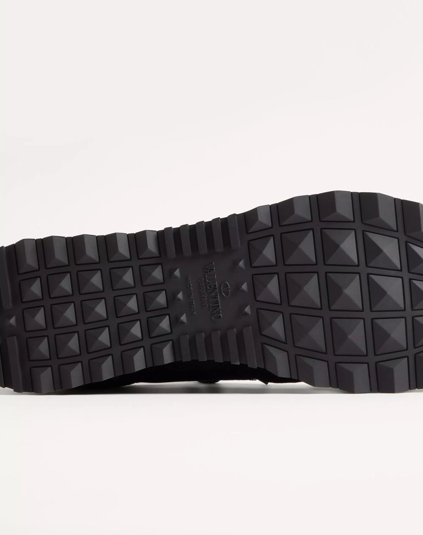 VALENTINO || Men’s Rockrunner Sneaker in Black Camouflage and Suede