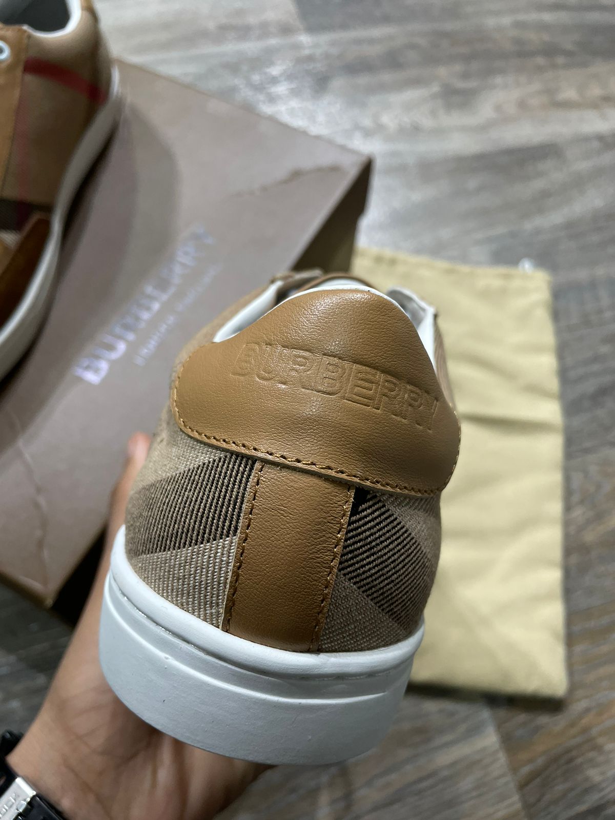 BURBERRY || Salmond Leather Check Sneakers - Beige - FASHION MYST 