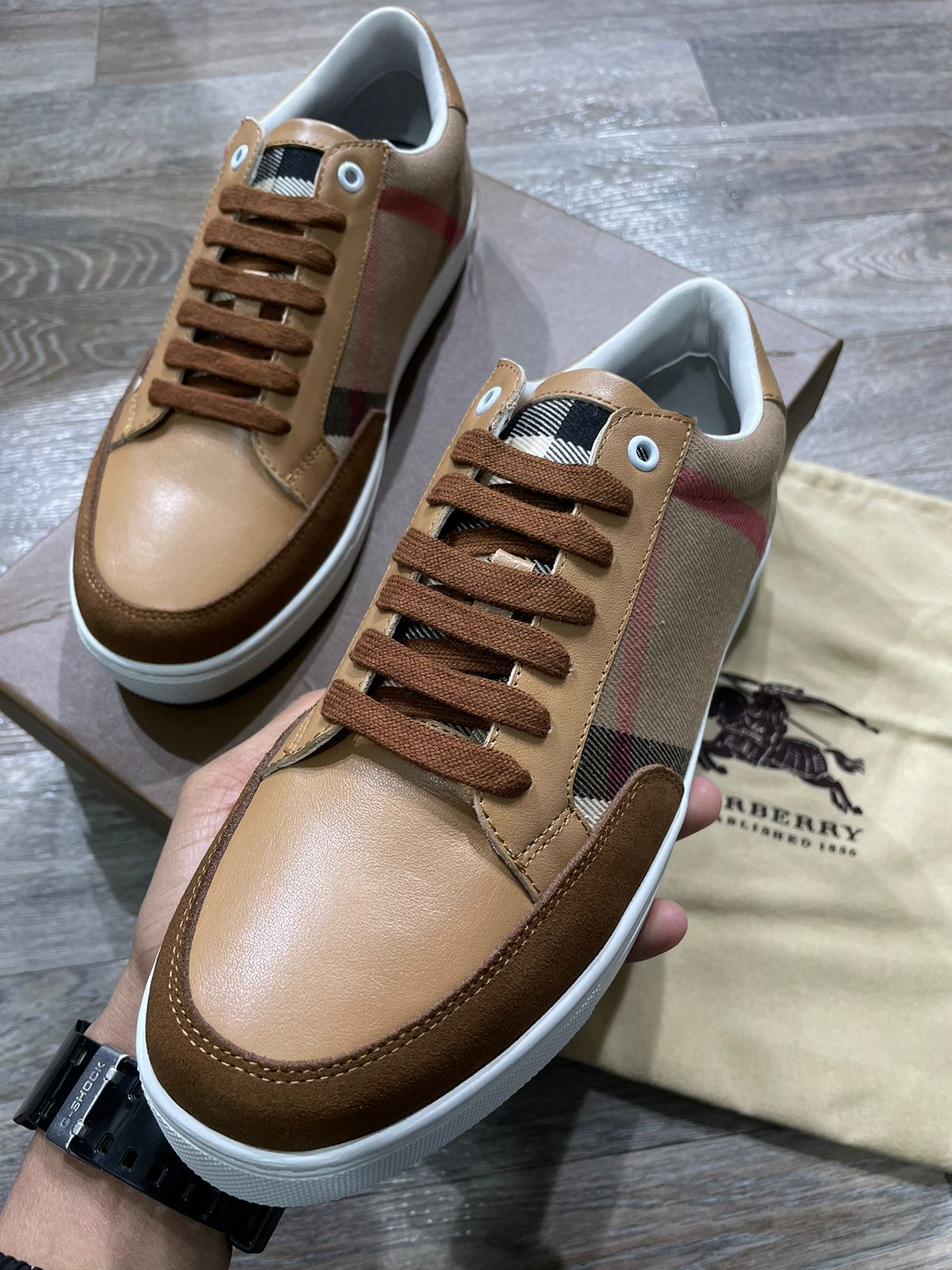 BURBERRY || Salmond Leather Check Sneakers - Beige - FASHION MYST 