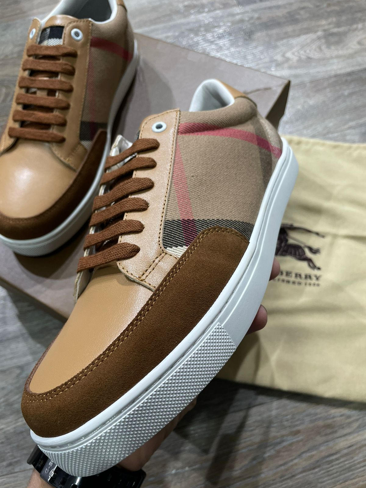 BURBERRY || Salmond Leather Check Sneakers - Beige - FASHION MYST 