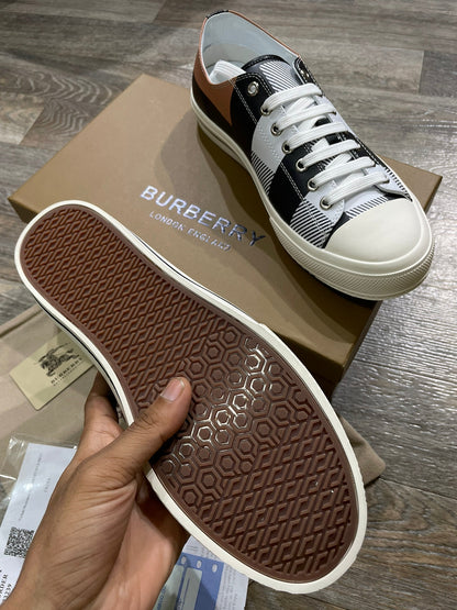 BURBERRY || Checked Canvas Low Top Silhouette Sneaker - FASHION MYST 