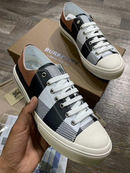 BURBERRY || Checked Canvas Low Top Silhouette Sneaker - FASHION MYST 