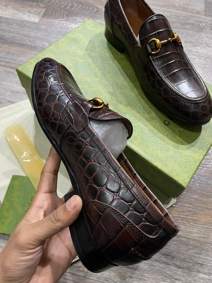 GUCCI || Crocodile Pattern Calf Leather Loafers / Brown - FASHION MYST 