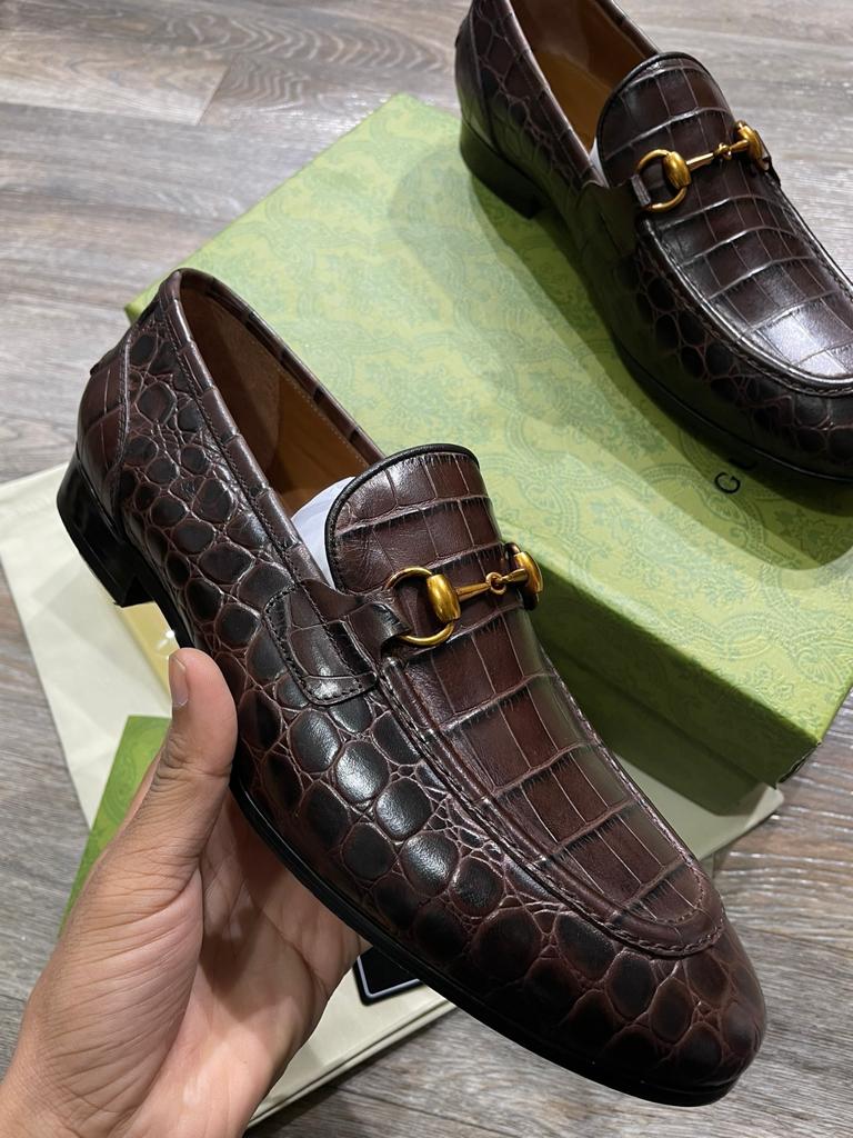 GUCCI || Crocodile Pattern Calf Leather Loafers / Brown - FASHION MYST 