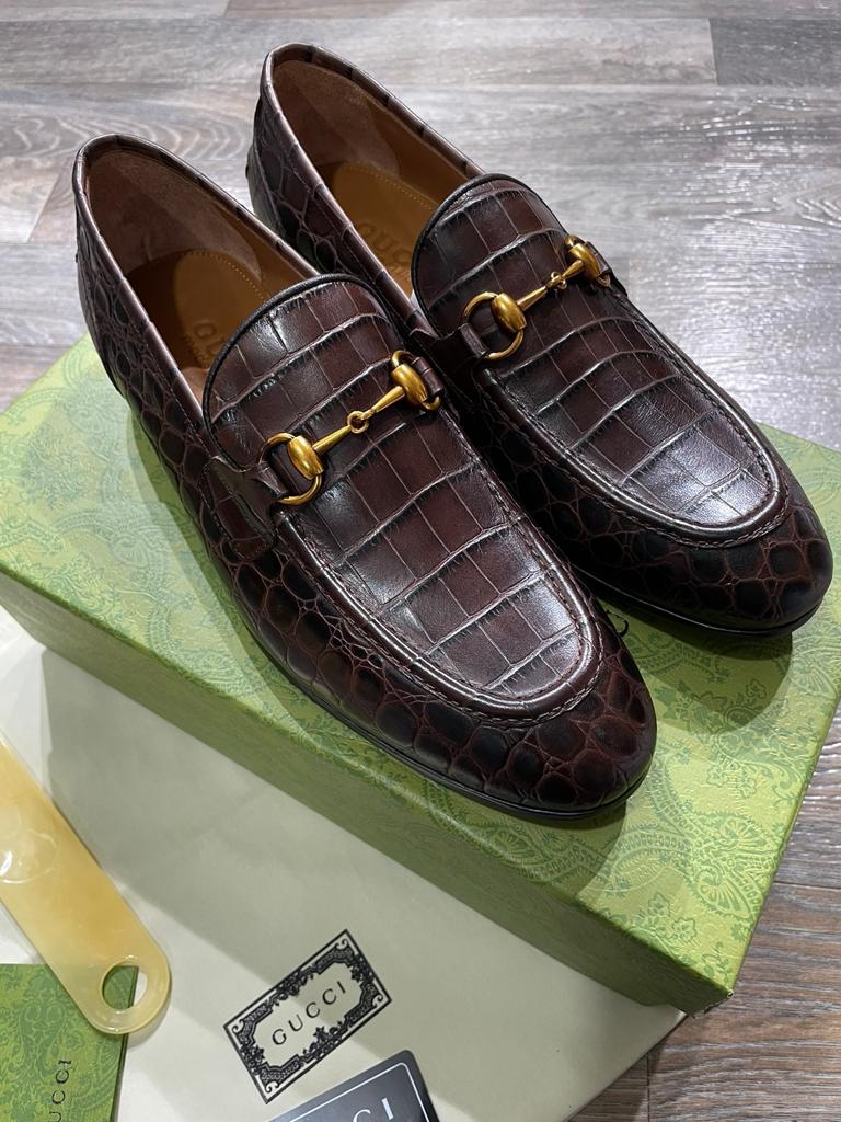 GUCCI || Crocodile Pattern Calf Leather Loafers / Brown - FASHION MYST 