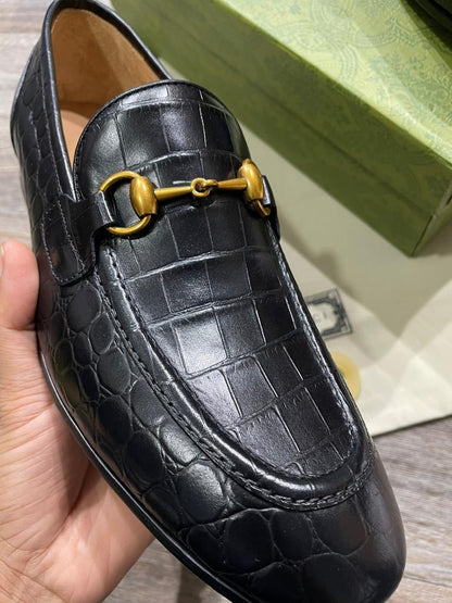 GUCCI || Crocodile Pattern Calf Leather Loafers / Black - FASHION MYST 