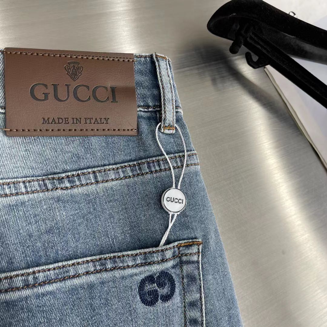 GUCCI || Mens Slim Fit Mid Rise Mid Tone Jeans - FASHION MYST 