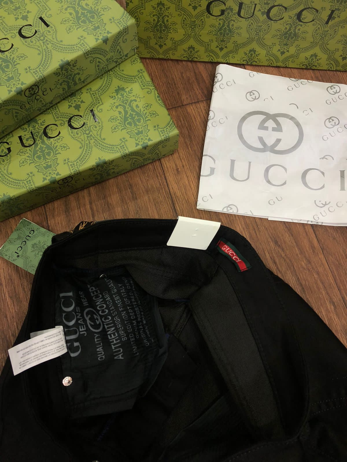 GUCCI || PREMIUM POCKET LOGO PRINT JEANS - FASHION MYST 