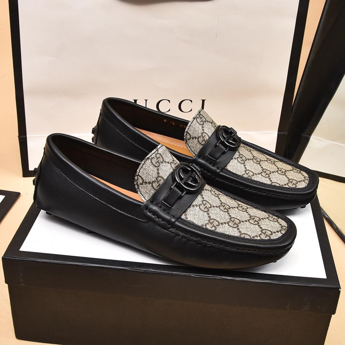 GUCCI || GG Supreme Calf Leather Loafers - FASHION MYST 