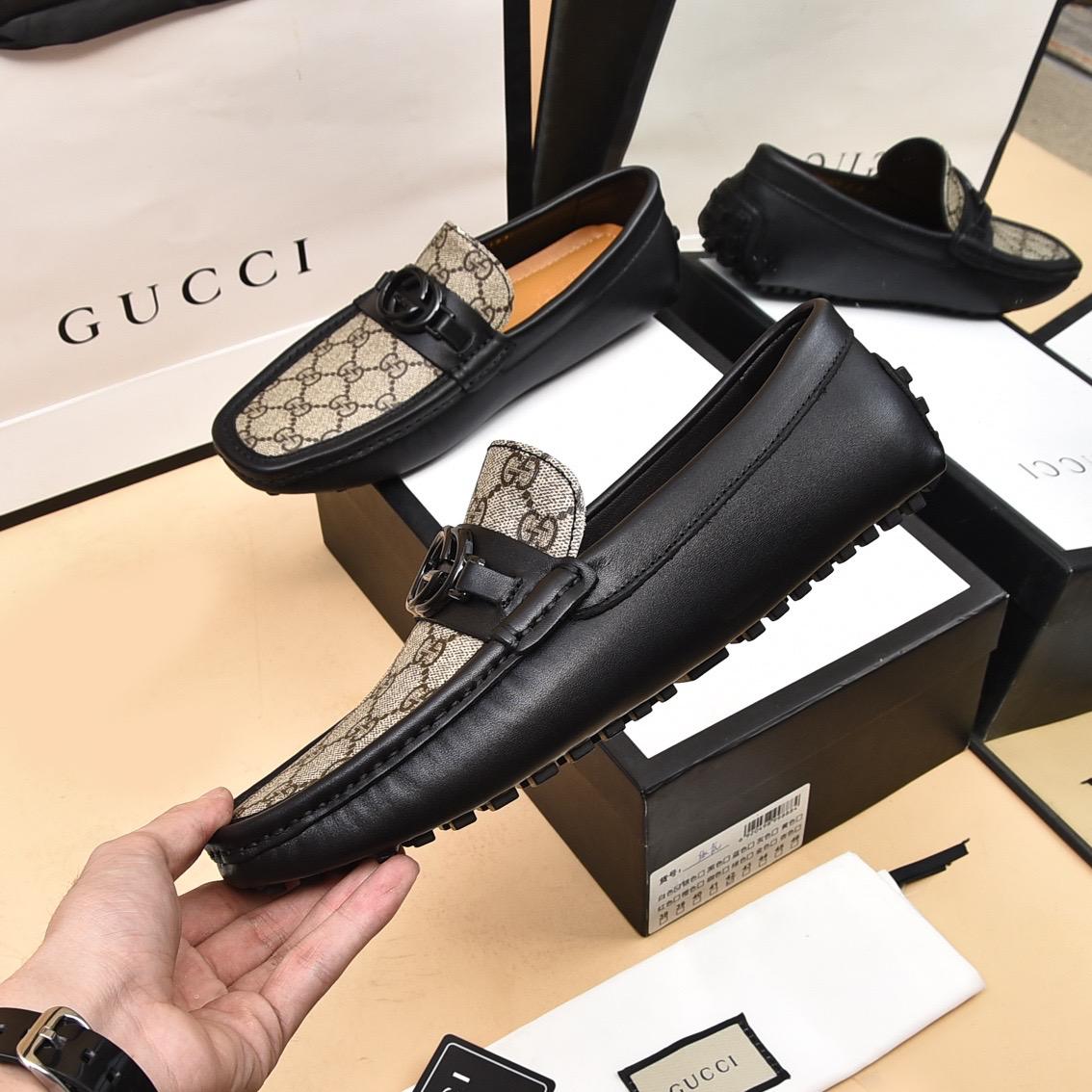 GUCCI || GG Supreme Calf Leather Loafers - FASHION MYST 