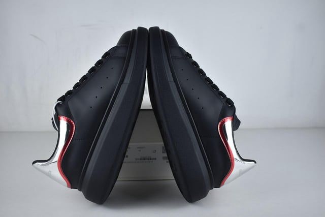 Alexander McQueen || Oversized Sneaker 'Black Silver Welsh Red' - FASHION MYST 