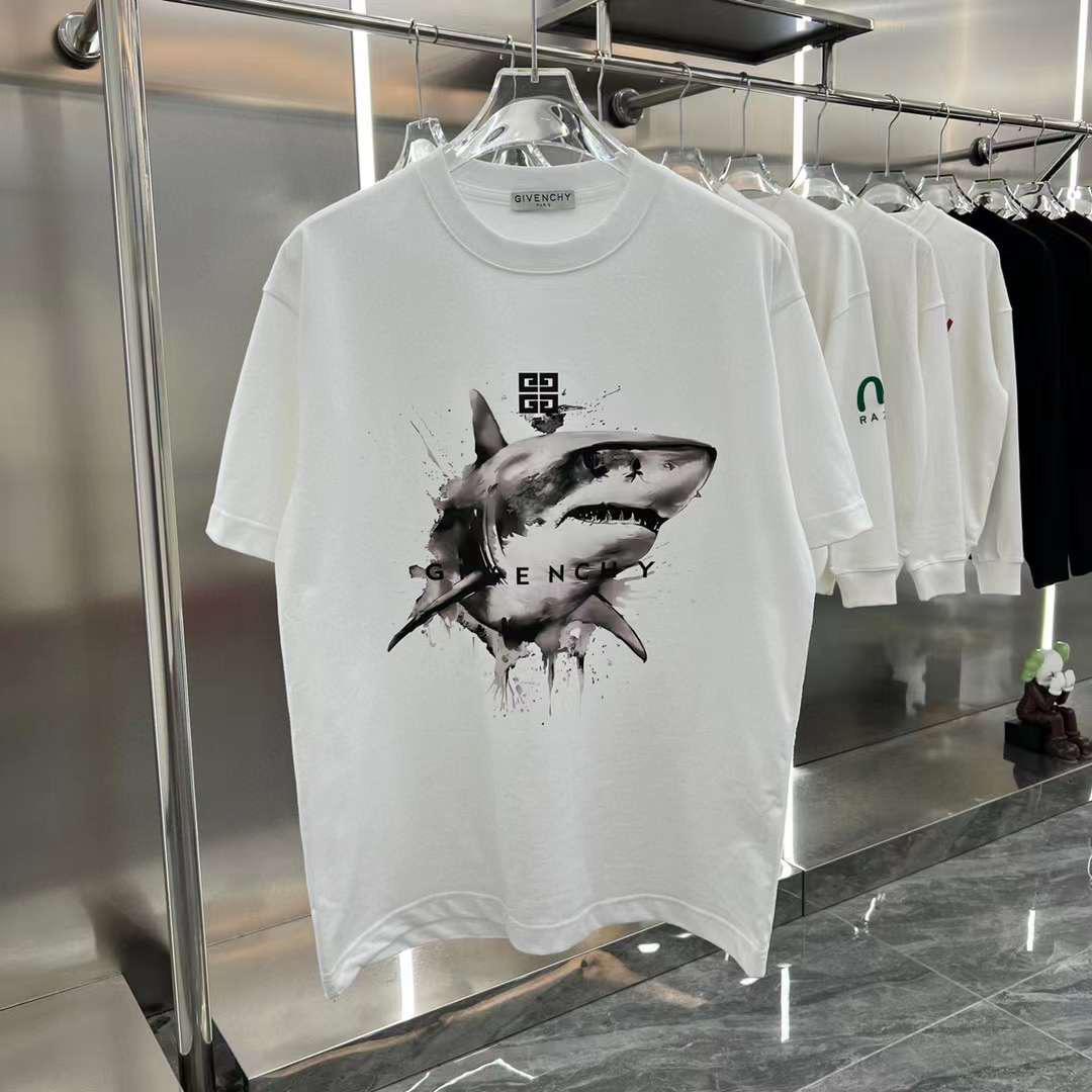 GIVENCHY SHARK PRINT CLASSIC DROP SHOULDER T-SHIRT - FASHION MYST 