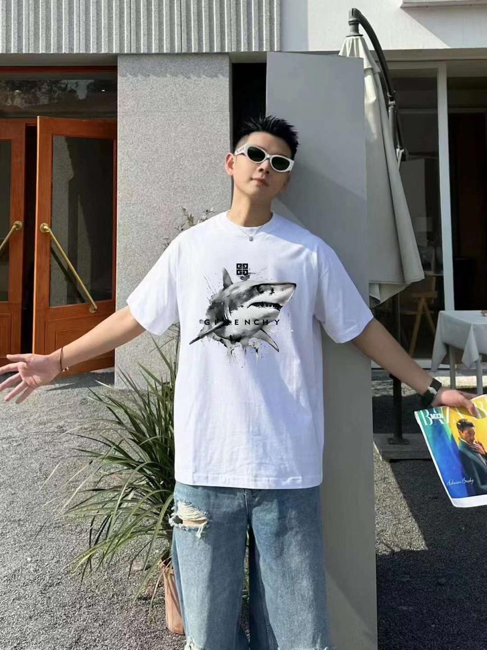 GIVENCHY SHARK PRINT CLASSIC DROP SHOULDER T SHIRT FASHION MYST